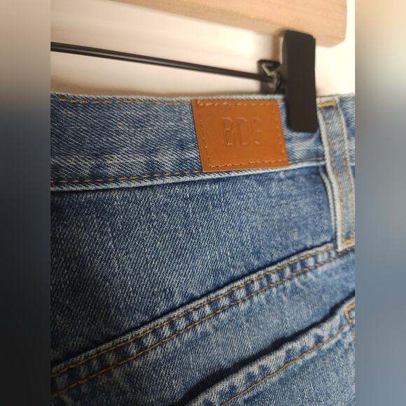 Urban Outfitters BDG Women's Blue Denim Shorts Mom High rise Short - Picture 4 of 6